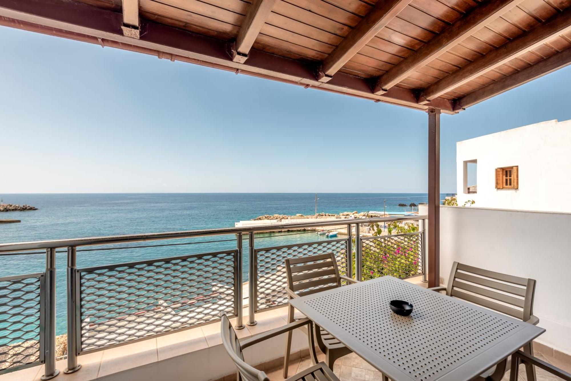 Superb Apartments Kriaras Sea View In Sfakia Khóra Sfakíon Dış mekan fotoğraf