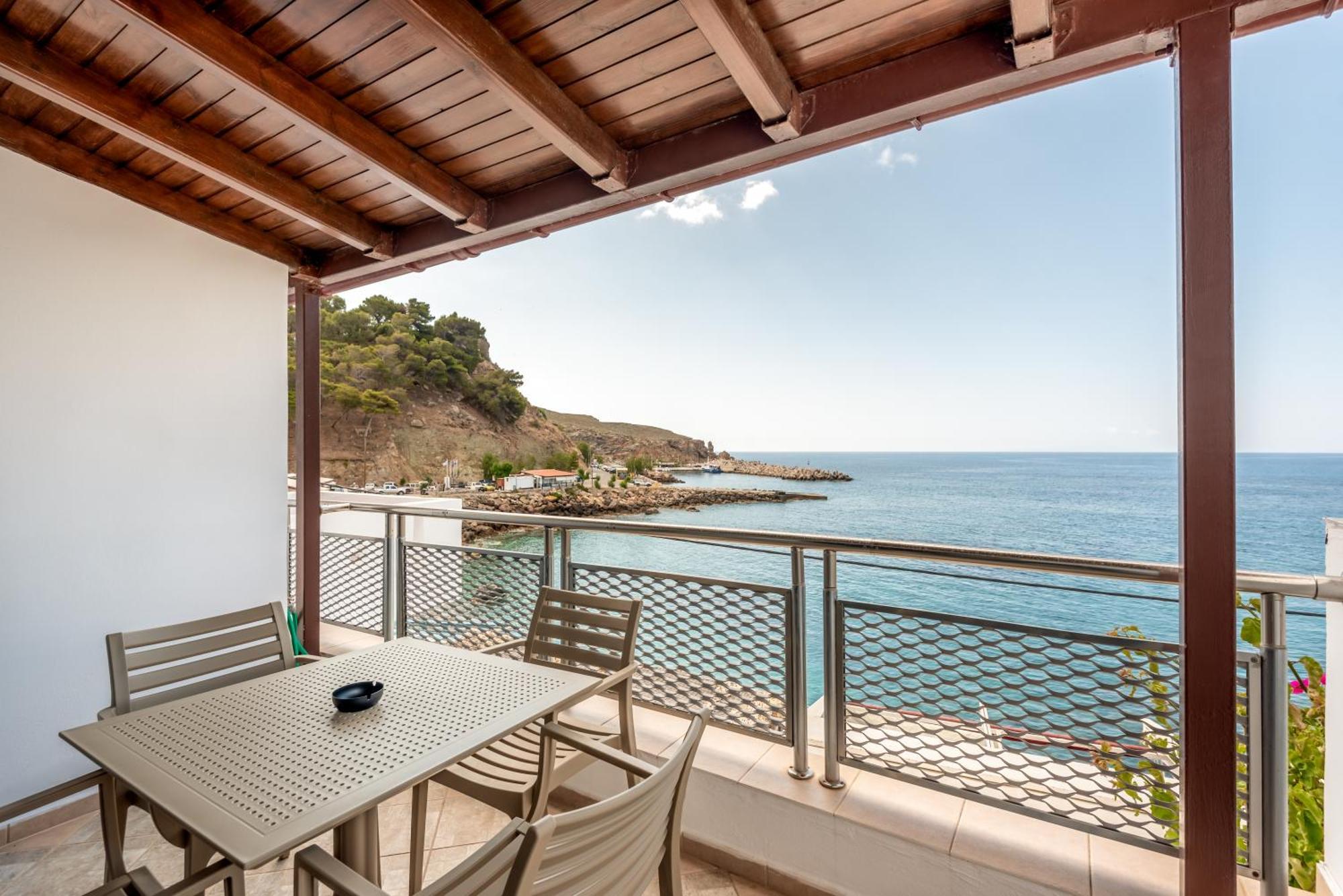 Superb Apartments Kriaras Sea View In Sfakia Khóra Sfakíon Dış mekan fotoğraf