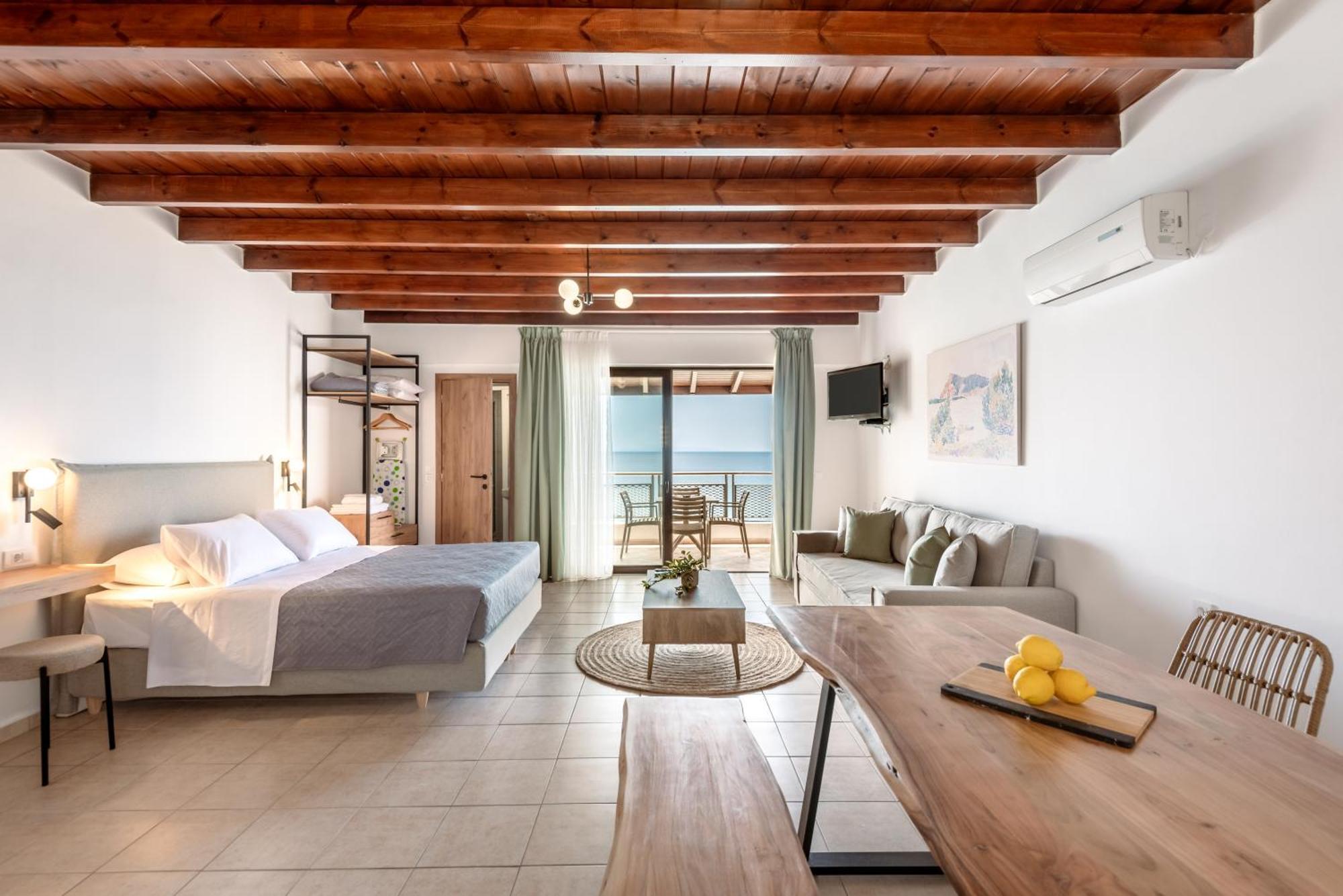 Superb Apartments Kriaras Sea View In Sfakia Khóra Sfakíon Dış mekan fotoğraf